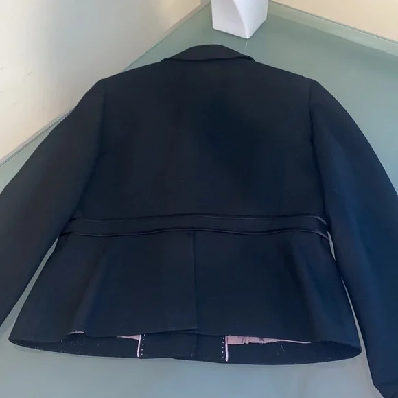 Ann Taylor Blazer Ann Taylor Black Fitted Blazer with Stretch Size 6 - Picture 3 of 3
